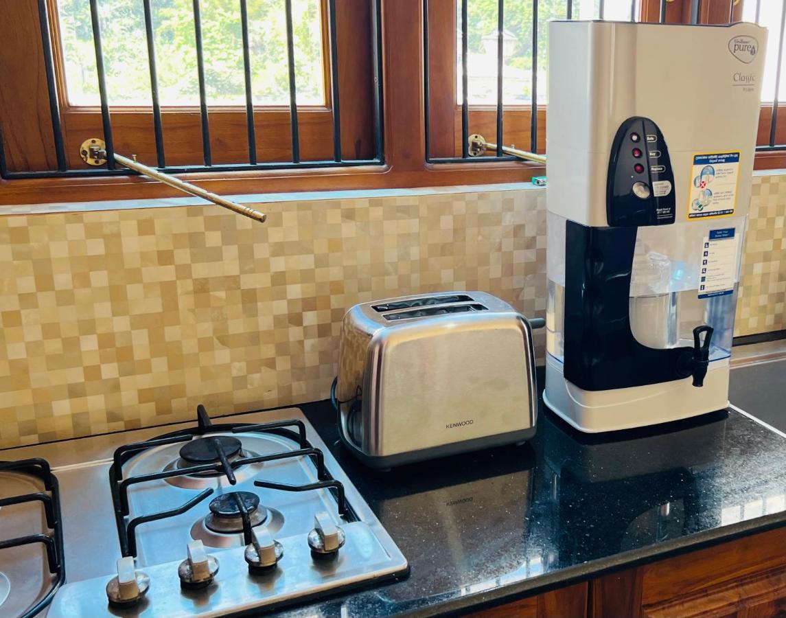 קנדי Hansons Homestay מראה חיצוני תמונה